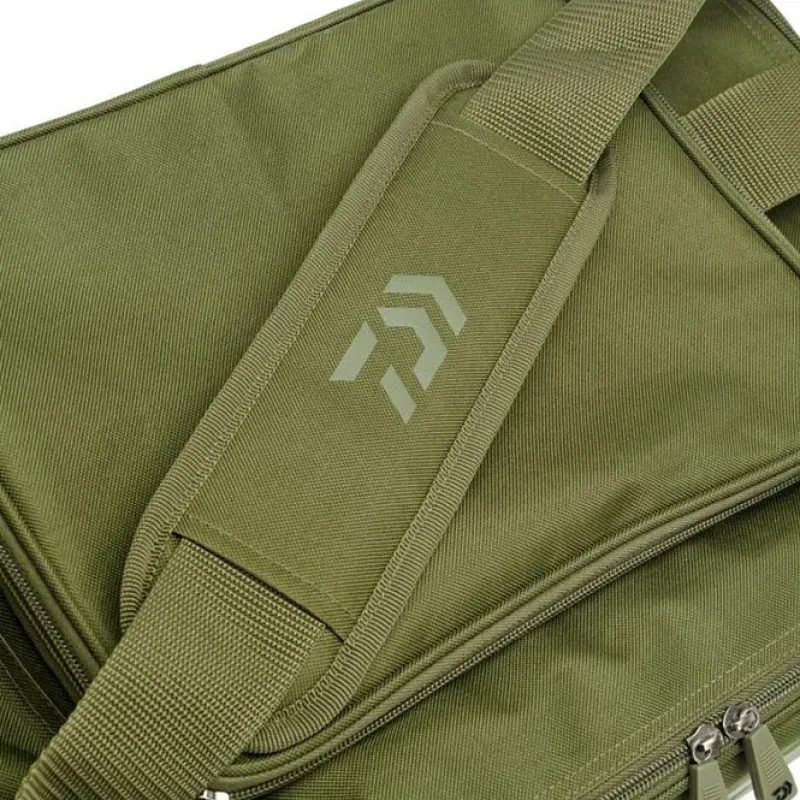 Carp Daiwa Luggage * Black Widow Compact Fishing Tackle Bag