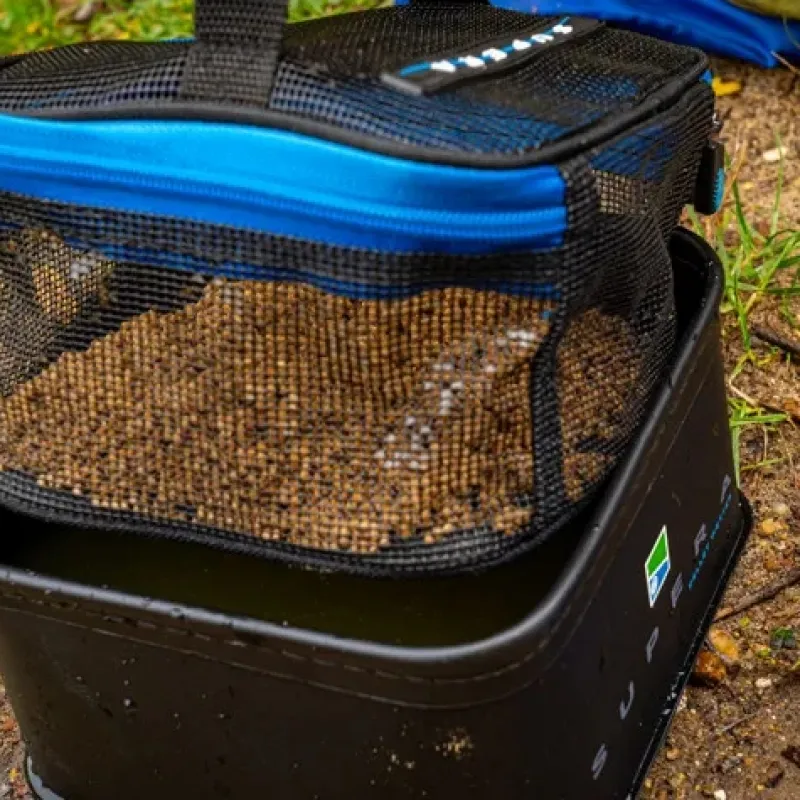 Coarse & Match Preston Luggage * Supera Fishing Pellet Wetter